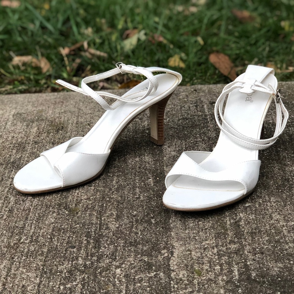 White Diba East Heels